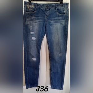 BONGO Jeans distressed Sz 13 straight leg/slightly skinny